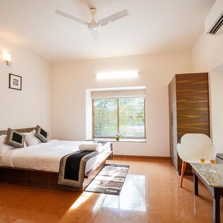 Vila White Coco House 4Bhk Nášik Exteriér fotografie