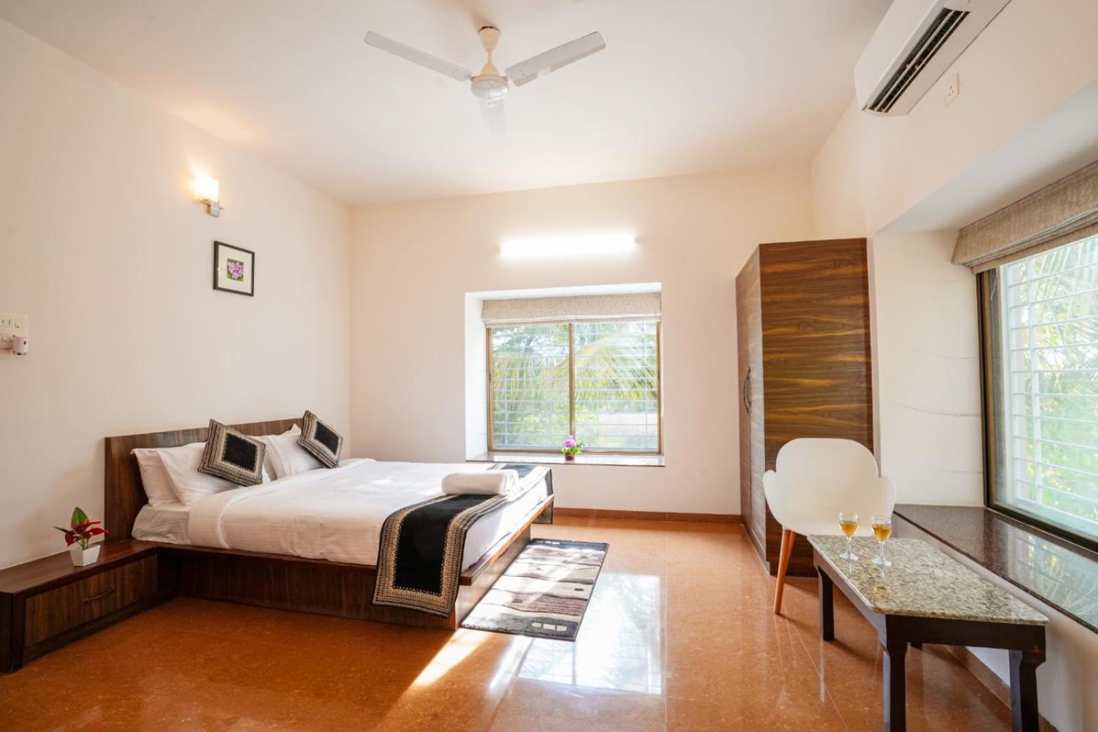 Vila White Coco House 4Bhk Nášik Exteriér fotografie