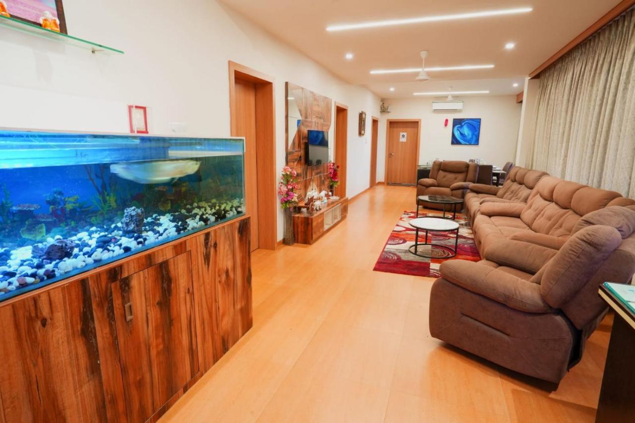 Vila White Coco House 4Bhk Nášik Exteriér fotografie